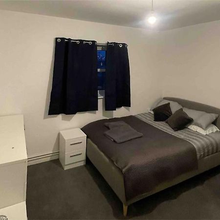 Lovely Spacious Entire 1 Bedroom Apartment - New Management London Eksteriør billede