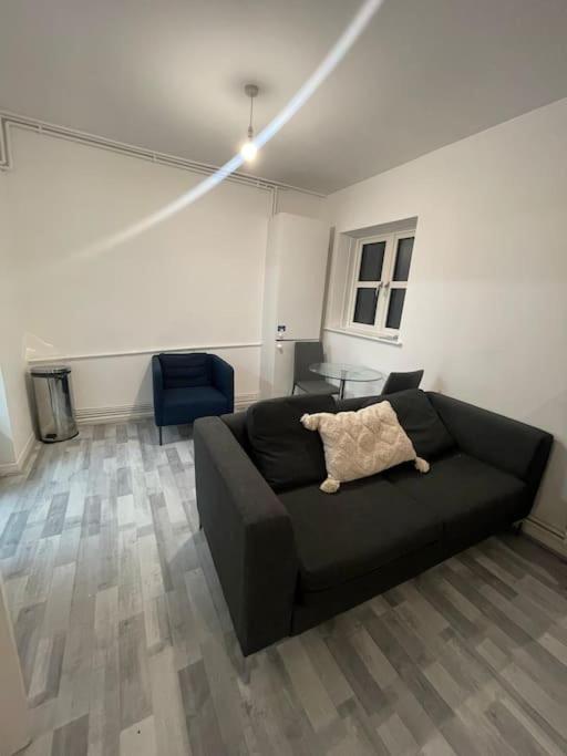 Lovely Spacious Entire 1 Bedroom Apartment - New Management London Eksteriør billede
